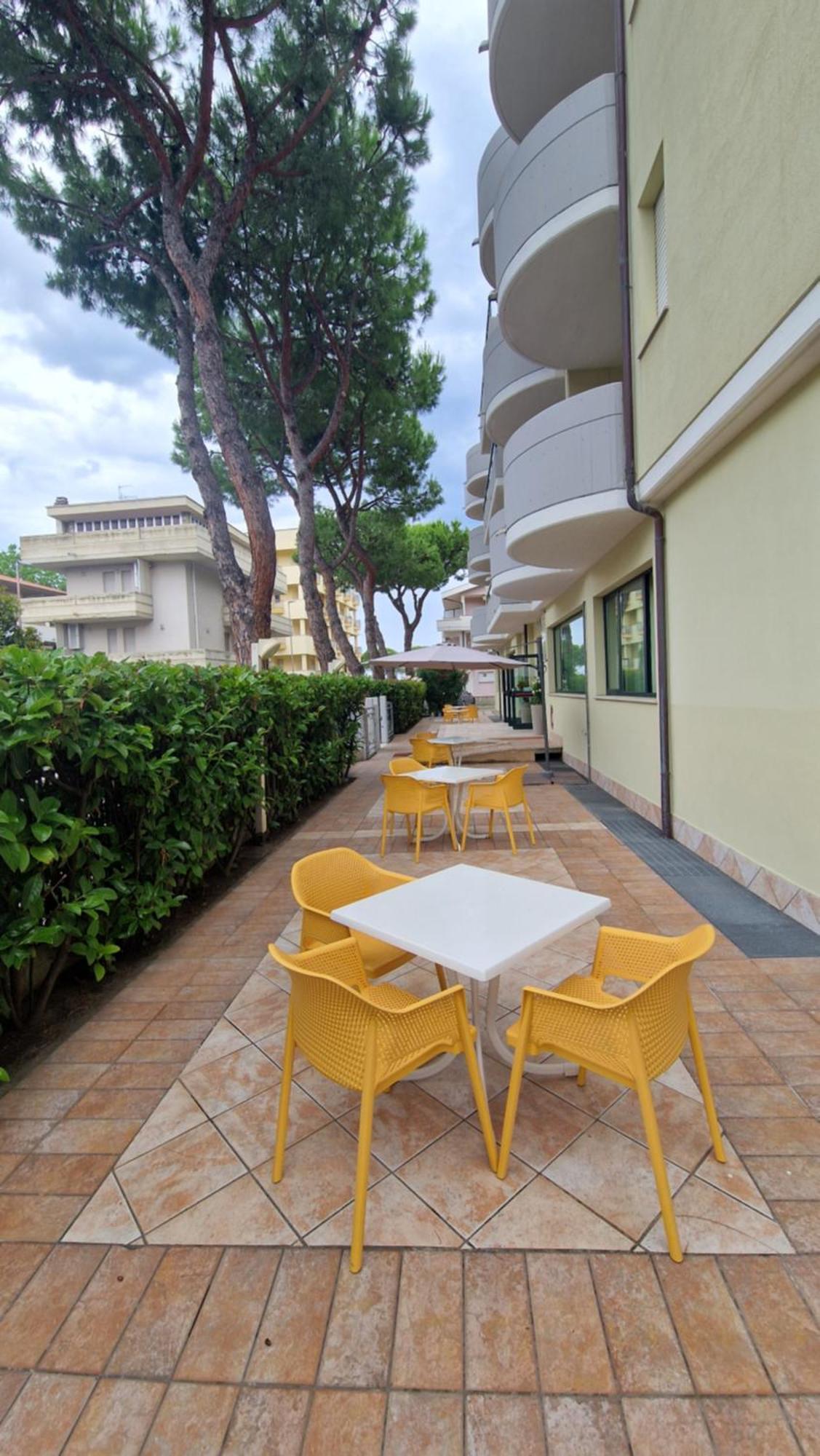 Hotel Marebello Tortoreto Esterno foto
