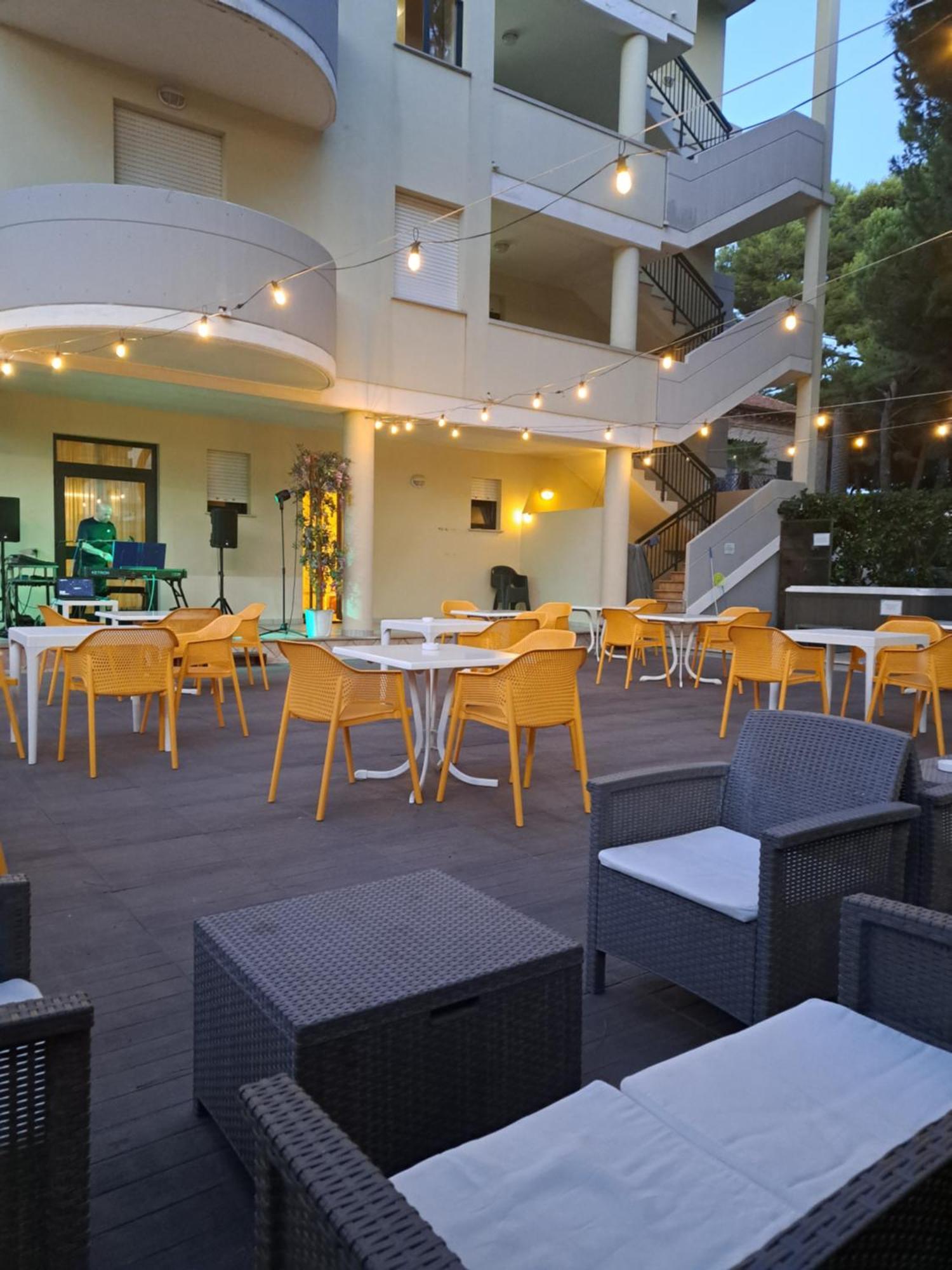 Hotel Marebello Tortoreto Esterno foto