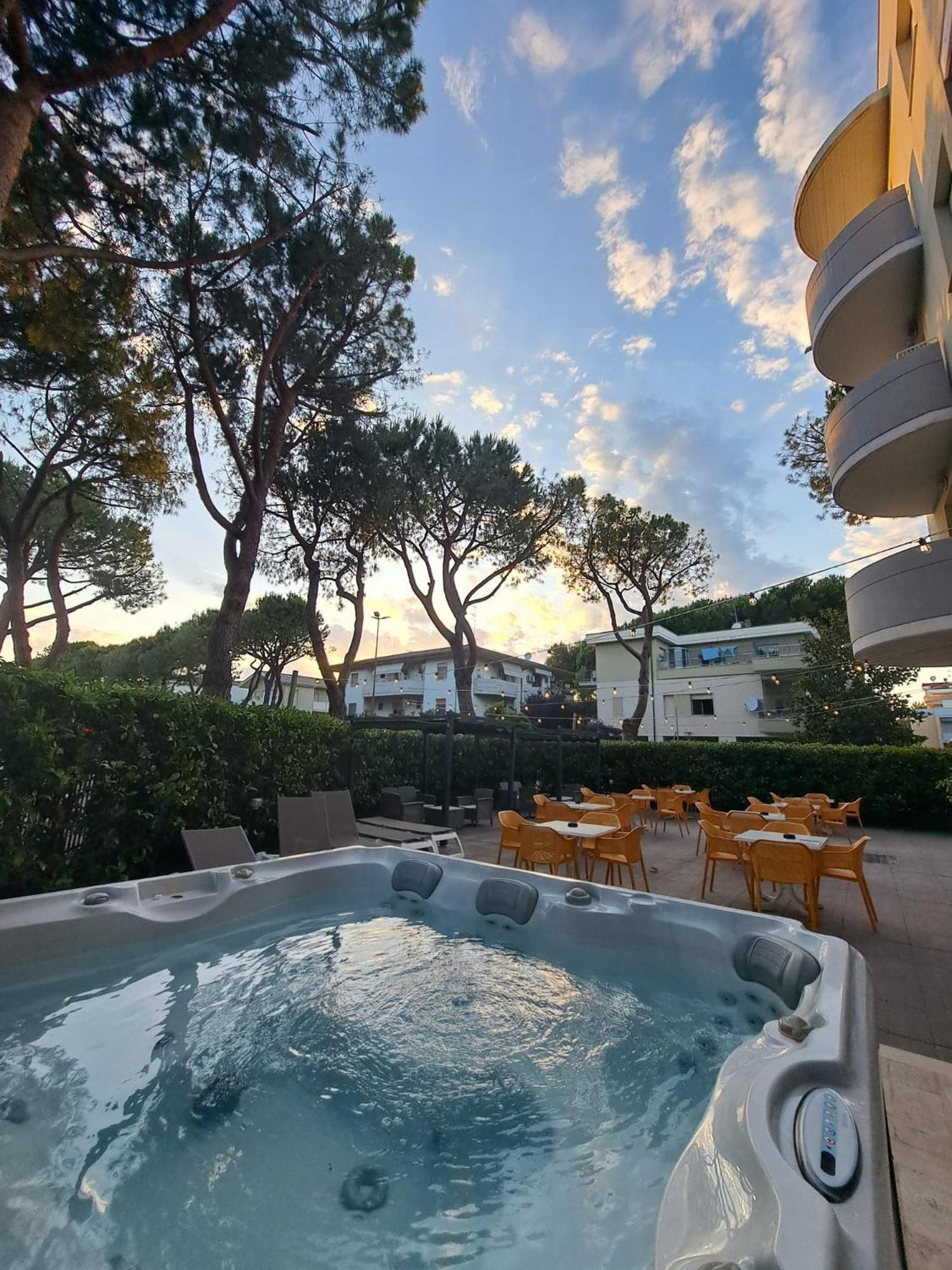 Hotel Marebello Tortoreto Esterno foto